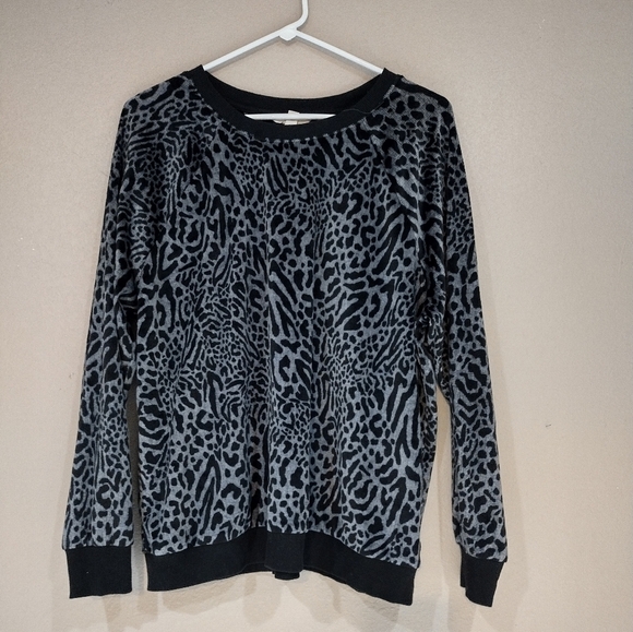 SECRET TREASURES XL BUTTERY SOFT LONG SLEEVE TOP EUC - Picture 1 of 4